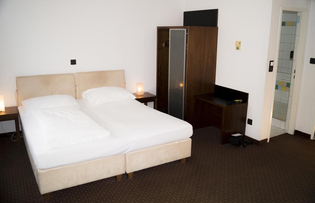 Hotel Hillinger Vienna Room photo